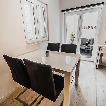 Downtown Splendid Apartment Vodice